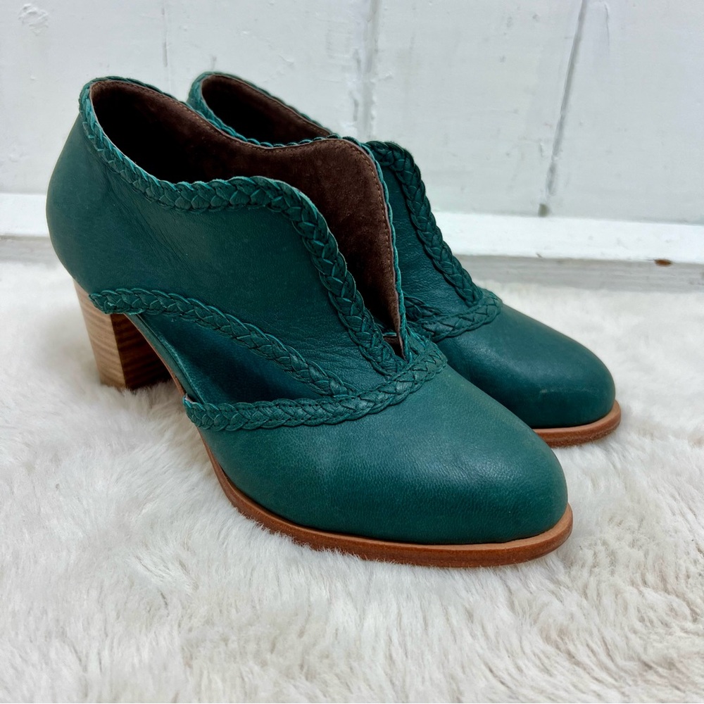 Elf Spirit Walker Handmade Teal Leather Heels